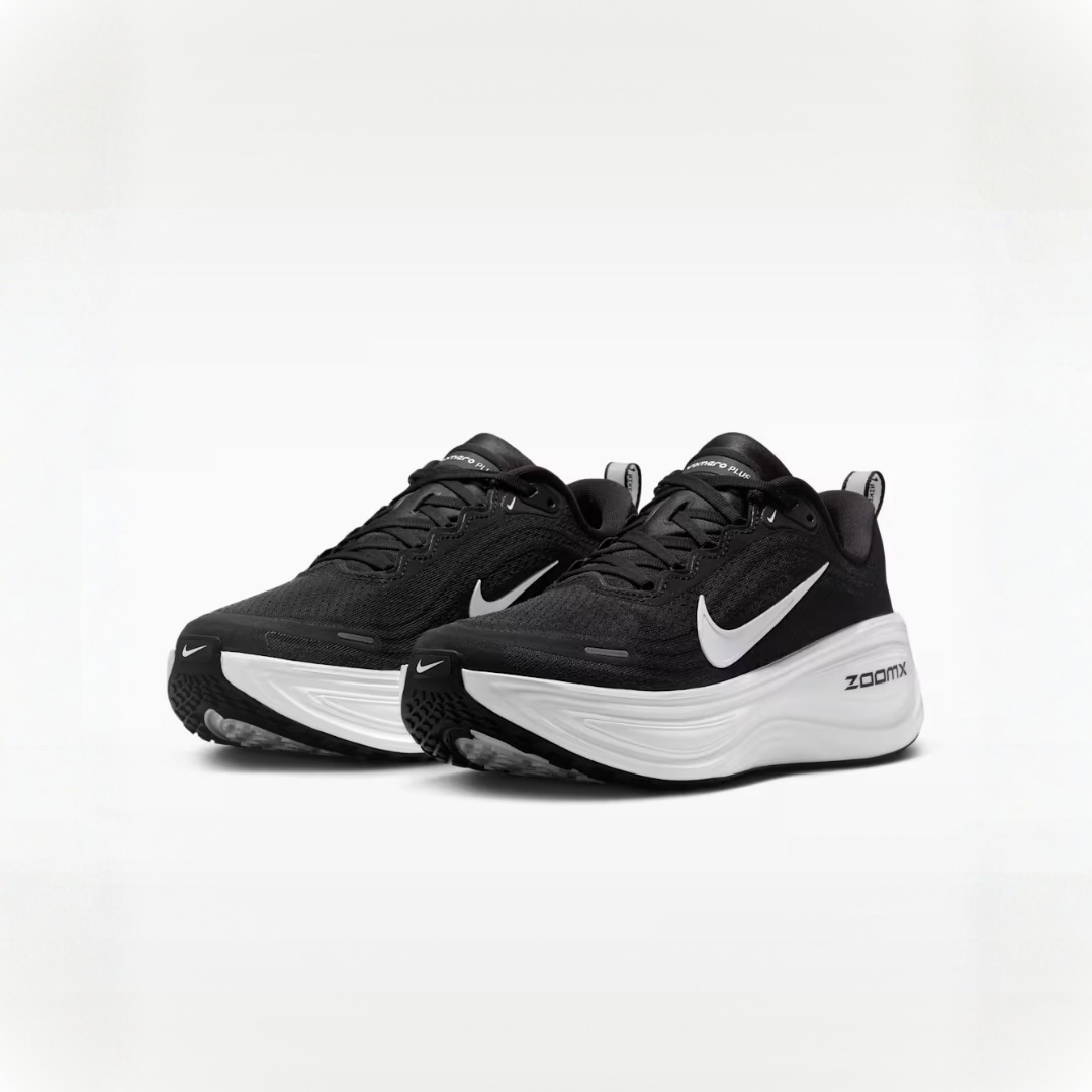 Vomero Plus Black White